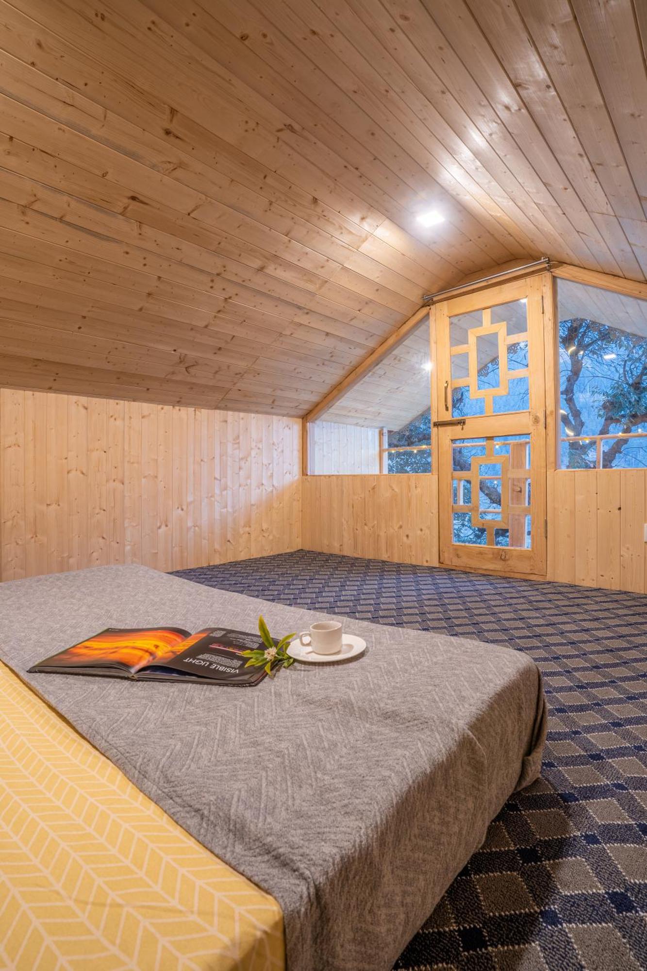 הוילה Into The Woods Treehouse Jibhi מראה חיצוני תמונה